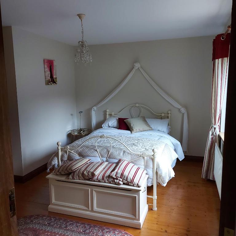 Rock House room 6